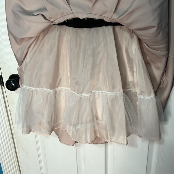 Betsy & Adam cocktail dress size 12. Black top with rose gold bottom - Picture 4 of 7